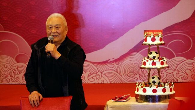 美女脱个精光视频
